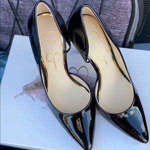 Classy Jessica Simpson black pumps